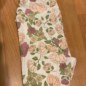 Lularoe Tall & Curvy Leggings.